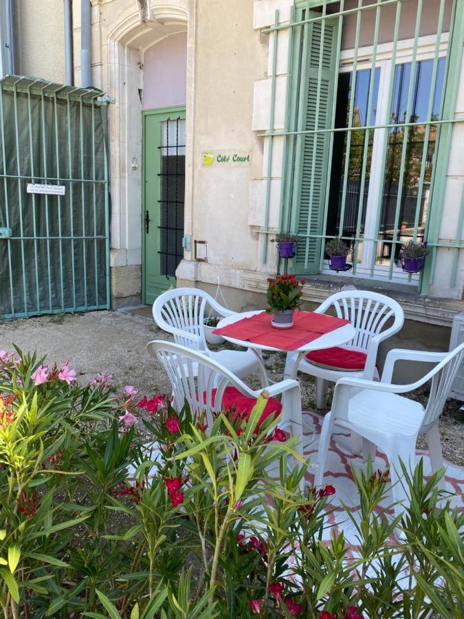 Cote Court Bed & Breakfast L'Isle-sur-la-Sorgue Exterior photo