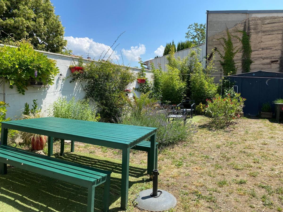 Cote Court Bed & Breakfast L'Isle-sur-la-Sorgue Exterior photo